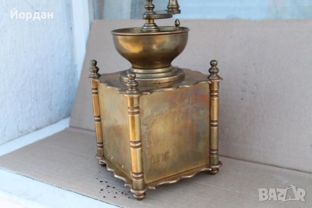 Мелница за кафе от месинг, снимка 6 - Антикварни и старинни предмети - 51795724