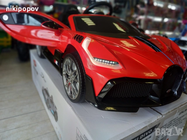 BUGATTI Акумулаторна кола Bugatti Divo, снимка 9 - Коли, камиони, мотори, писти - 53849097