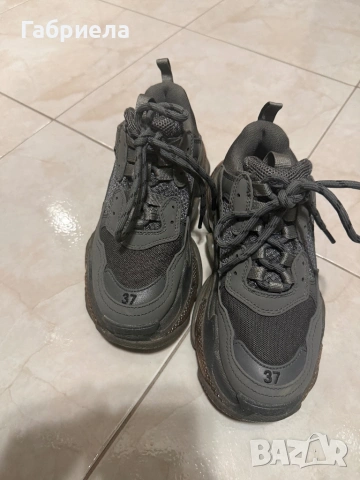 Balenciaga triple s, снимка 2 - Маратонки - 54057185