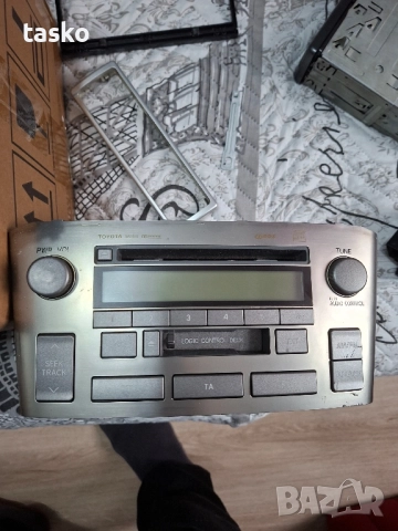 Radio TOYOTA AVENSIS.