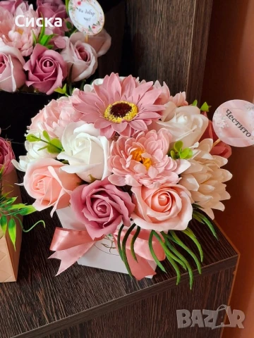 Букет със сапунени цветя от пластичен сапун , снимка 2 - Подаръци за жени - 50498909