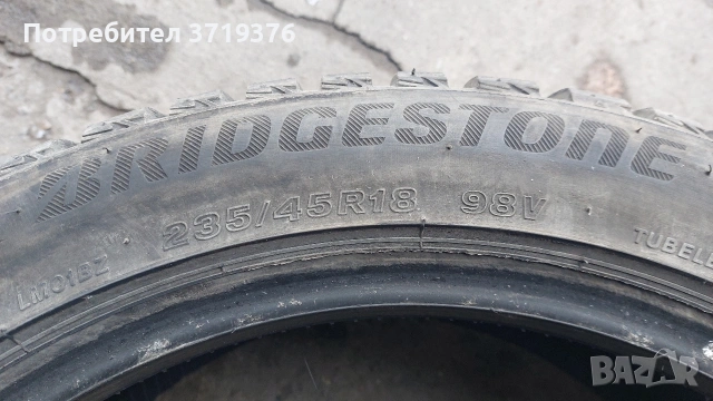 Зимна гума 235 45 18 Bridgestone един брой , снимка 3 - Гуми и джанти - 53324638