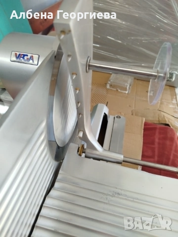 ПРОФЕСИОНАЛНА СЛАЙС МАШИНА VEGA 125 W - 250 mm, снимка 9 - Обзавеждане на кухня - 53824626