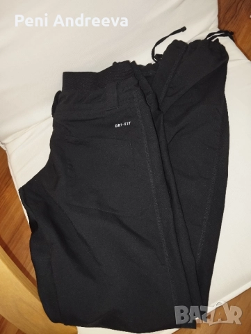 Дамски панталон Nike , снимка 2 - Панталони - 52054651