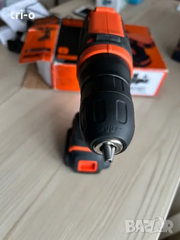 Винтоверт Black & Decker BDCDD12-GB 10.8V, снимка 10 - Винтоверти - 49431205