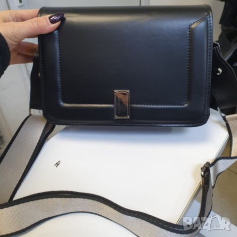 Модерна и стилна дамска чанта в нежни лачени цветове, снимка 10 - Чанти - 45765682