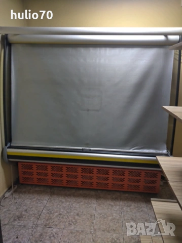 Разпродажба на хладилна витрина, стелажи, касов апарат