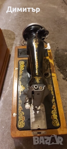 продавам стара  руска шевна машина с кутия , снимка 7 - Шевни машини - 10968320