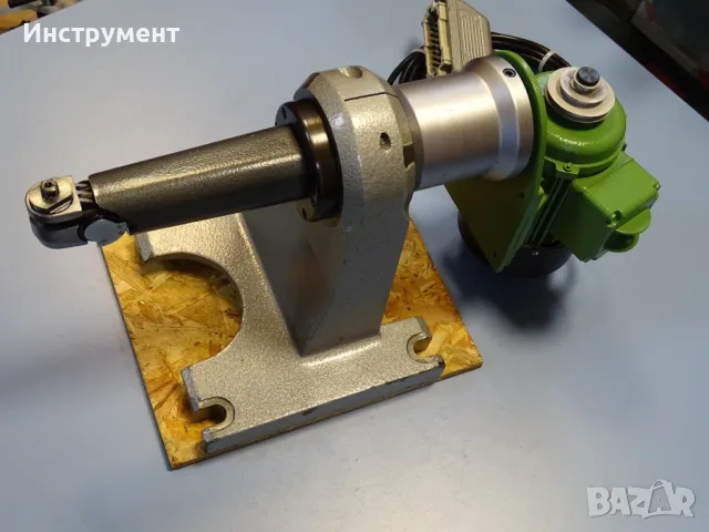 Ъглова високооборотна глава Deckel Corner Milling Spindle Head 2000-6000min-1, снимка 5 - Резервни части за машини - 46819609