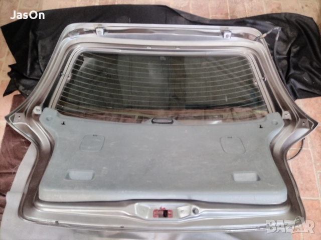 Заден капак от Рено меган. , снимка 7 - Части - 51862641