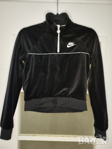 Nike дамски кроп топ велурен XS, снимка 4 - Корсети, бюстиета, топове - 45047104