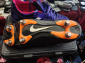 Калеври Бутонки Футболни обувки Найк - деветка Nike, снимка 1