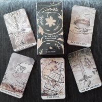 Таро карти, различни от масовите: Linestrider Tarot & Mystic Mondays & Ink Witch Tarot, снимка 14 - Други игри - 32863575