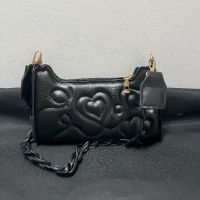Мини чанта с елегантен дизайн , снимка 2 - Чанти - 45558849