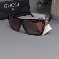 слънчеви очила с кутия на марката и кърпичка на едро , снимка 17 - Слънчеви и диоптрични очила - 45042082