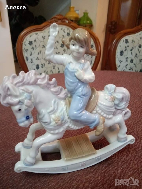 Порцеланова фигура , снимка 1