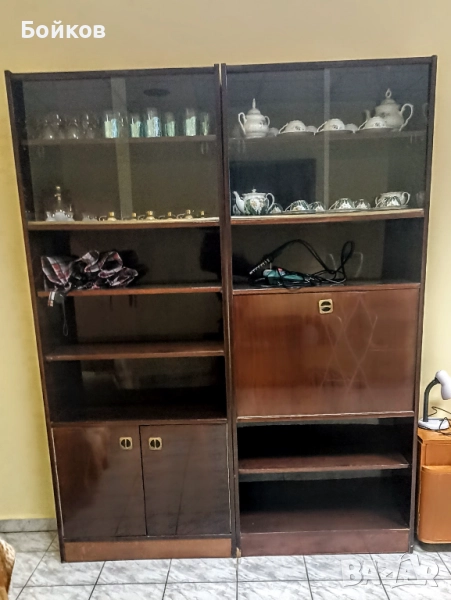 4 секции /шкаф /витрина, снимка 1