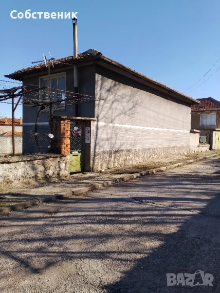 Продавам двуетажна къща с гараж и дворно място в село Долнослав област Пловдив , снимка 1