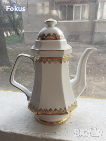 Чайник немски порцелан с позлата