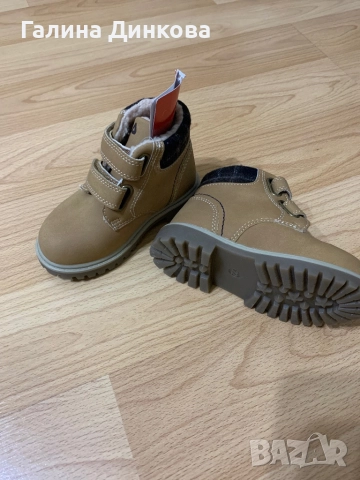 Детски боти Fila, снимка 2 - Детски боти и ботуши - 51968140