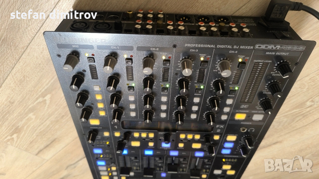 Behringer DDM4000 32-битов цифров DJ миксер , снимка 2 - Други - 53587694