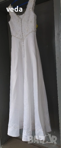 Красива сватбена рокля сатен с бродерия и перли размер М, снимка 4 - Рокли - 54101228