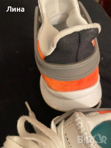 Дамски маратонки адидас, снимка 2 - Маратонки - 53759760