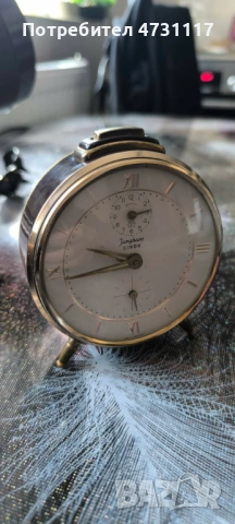 Винтидж немски будилник Junghans от 50-те години на миналия век.