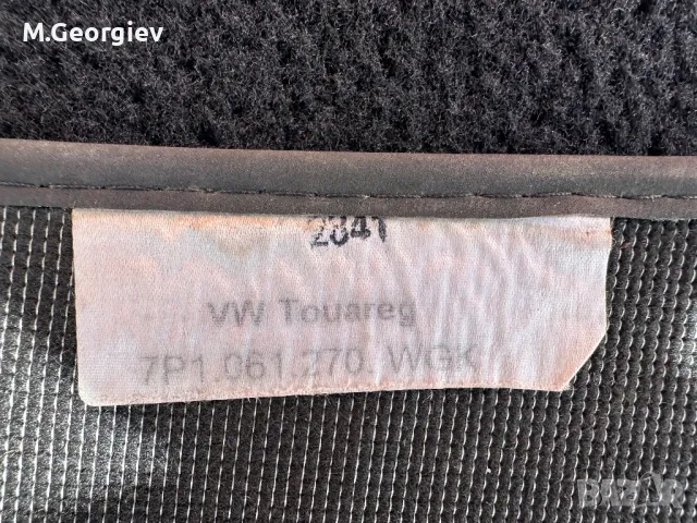 ОРИГИНАЛЕН ГУМЕН ИЛИ ПЛАТНЕН  ЛЕГЕН ЗА БАГАЖНИКА И ОРИГИНАЛНИ СТЕЛКИ ЗА VW TOUAREG след 2013год, снимка 10 - Аксесоари и консумативи - 40099543