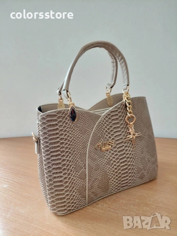 Бежова чанта Guess - SG3020