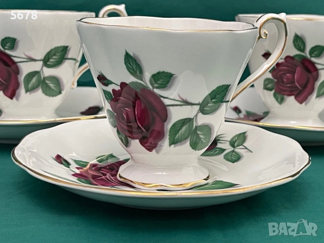 Порцеланов двоен сет с рози, снимка 3 - Сервизи - 53488348