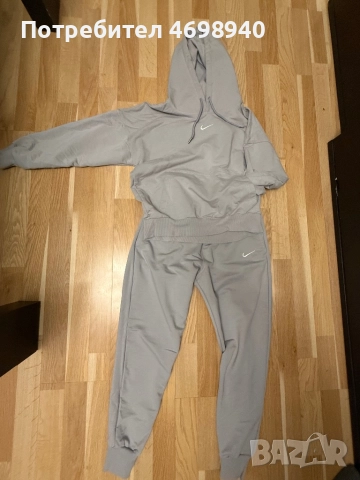 Комплект NIKE дамски, размер С, снимка 2 - Спортни екипи - 52969717