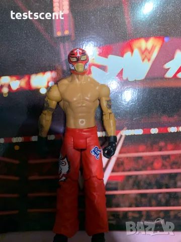 Екшън фигура WWE Rey Mysterio Рей Мистерио Mattel Basic Full red, снимка 4 - Фигурки - 49145788