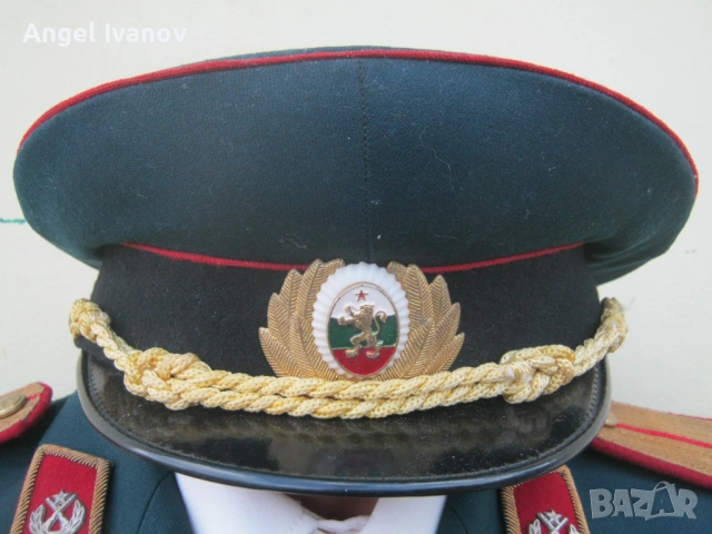 Парадна офицерска униформа, снимка 4 - Антикварни и старинни предмети - 54240461