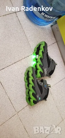 зимни обувки скечърс, снимка 2 - Детски боти и ботуши - 49842498