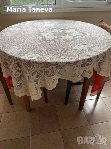 Дантелена покривка за маса 