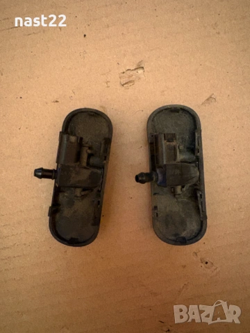 Пръскалки за предно стъкло/чистачки-Фолксваген Голф 5/VW GOLF 5, снимка 3 - Части - 53192771