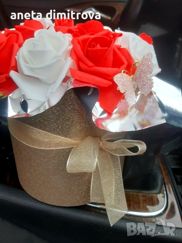Букет в кутия, снимка 3 - Подаръци за жени - 53374375