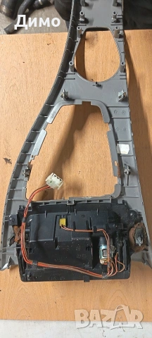 лайсни пепелник конзола бмв е91 320д bmw e91 320d, снимка 3 - Части - 53278725