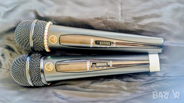 AKG WMS 40 Mini Dual – Комплект с кристали Сваровски и Оригинално захранване (Като нов)