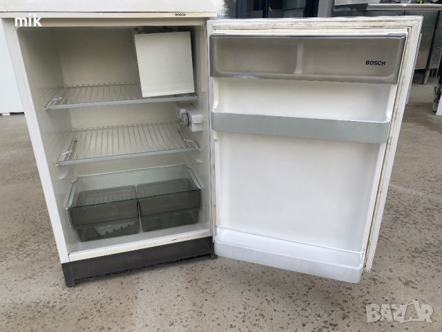 Малък хладилник с камера Bosch, снимка 6 - Хладилници - 46245745