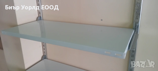 Метални рафтове за стена в магазин или в склад, снимка 3 - Стелажи и щандове - 54138112