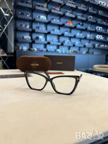 очила с черен обикновен калъф tom ford gucci