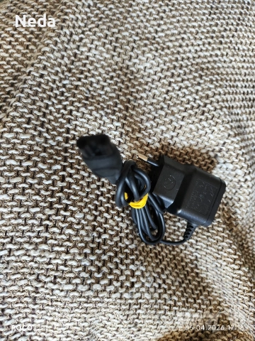 Зарядно за самобръсначка Philips , снимка 4 - Друга електроника - 54104072
