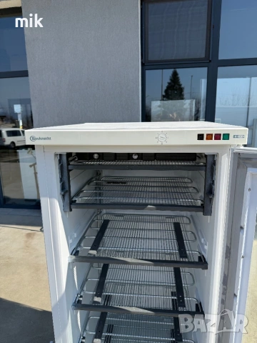 Минусова хладилна витрина Bauknecht 140 см , снимка 11 - Витрини - 53743854