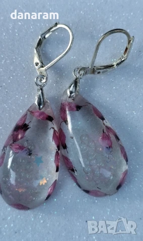 стилни обеци от епоксидна смола с вградени естествени цветя., снимка 3 - Обеци - 50964421