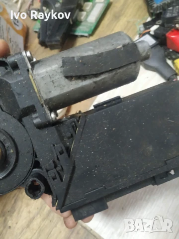 Електромотор за стъклоподемник за Volkswagen Phaeton , 3D1 959 702 D, снимка 4 - Части - 51003806