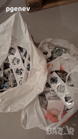 70 броя контакти и ключове Himel, снимка 2 - Ключове, контакти, щепсели - 51947038