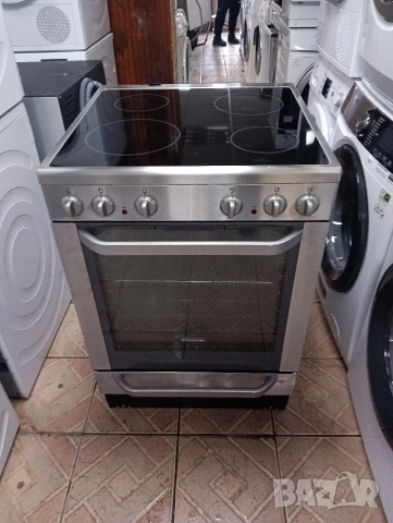 Иноксова свободно стояща печка с керамичен плот Elektrolux с две години гаранция!