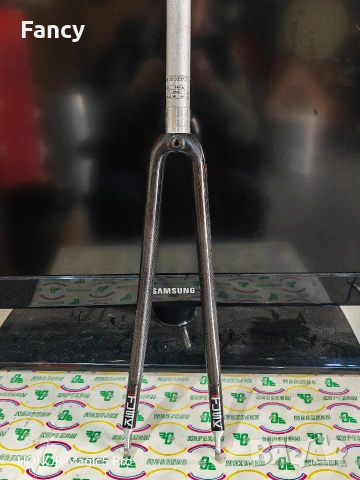 Карбонова вилка Columbus Tusk Carbon 700C